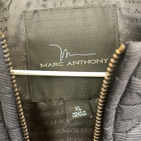 Marc Anthony Navy Puffer Vest - Picture 2 of 2